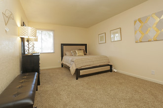 Vista Village Apartments in Sierra Vista, AZ - Building Photo - Interior Photo