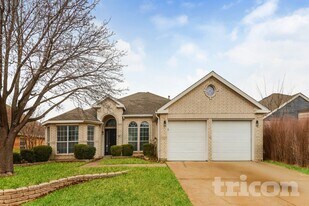 4021 Chinaberry Dr in Garland, TX - Building Photo
