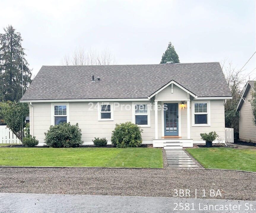 2581 Lancaster St in West Linn, OR - Building Photo