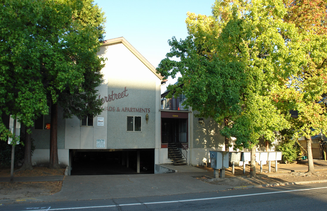 Alderstreet Apartments in Eugene, OR - Foto de edificio