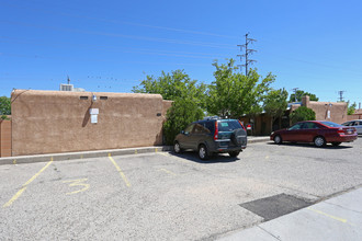 600 Arno St NE in Albuquerque, NM - Building Photo - Building Photo