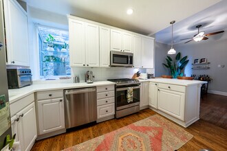 2208 N Sedgwick St in Chicago, IL - Building Photo - Building Photo