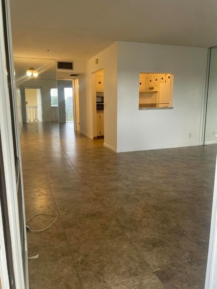property at 500 Village Green Cir W