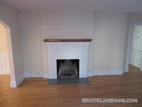 28 Beaconsfield Rd in Brookline, MA - Foto de edificio - Building Photo