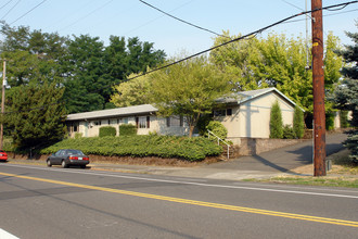 Gladstone Garden in Portland, OR - Building Photo - Building Photo