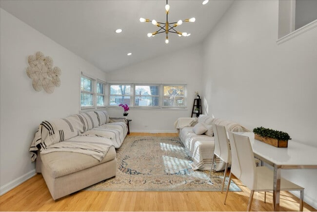 1317 Ferndale Ave in Highland Park, IL - Building Photo - Building Photo