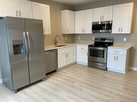 145 Dupont St, Unit 1st floor in Philadelphia, PA - Building Photo