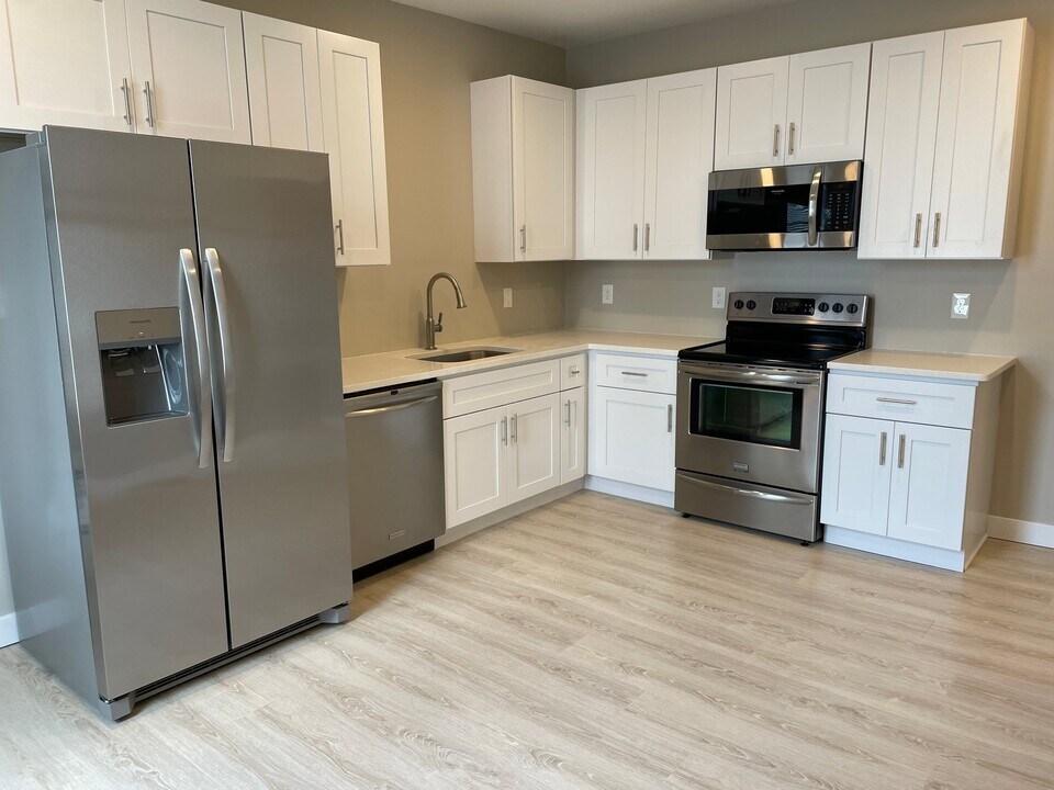 145 Dupont St, Unit 1st floor in Philadelphia, PA - Foto de edificio