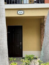 3390 NE 9th St in Homestead, FL - Building Photo - Building Photo