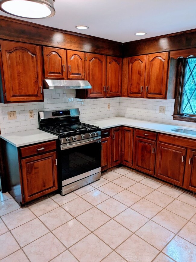 867 Shaker Rd in Longmeadow, MA - Building Photo - Building Photo