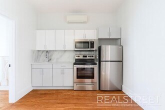 Spacious Modern 2BR in Bed-Stuy | Prime Willoughby & Marcy Location in Brooklyn, NY - Foto de edificio - Building Photo