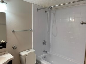 2218-2218 30 St SW in Calgary, AB - Building Photo - Building Photo