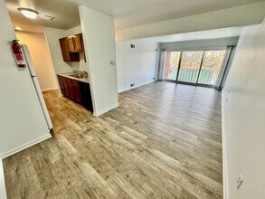 Ambassador West Apartments in Ypsilanti, MI - Building Photo - Interior Photo