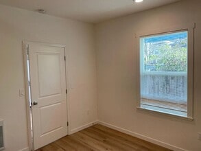 666 9th St in Oakland, CA - Foto de edificio - Building Photo