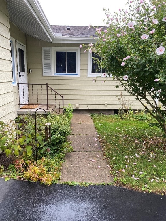 property at 5 Suburban Dr
