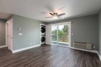 Briarwood Apartments in Livermore, CA - Building Photo - Interior Photo