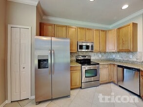 14038 Waterville Cir in Tampa, FL - Foto de edificio - Building Photo