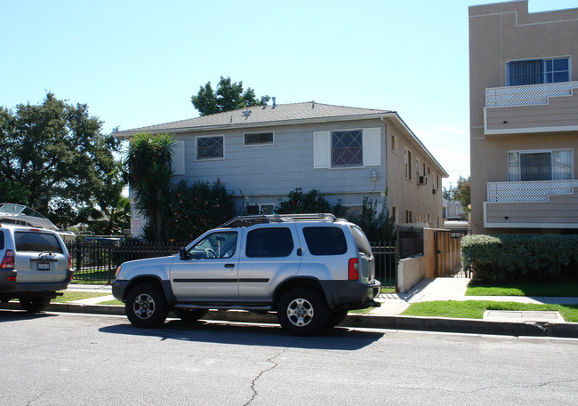 14122 Gilmore St in Van Nuys, CA - Building Photo - Building Photo