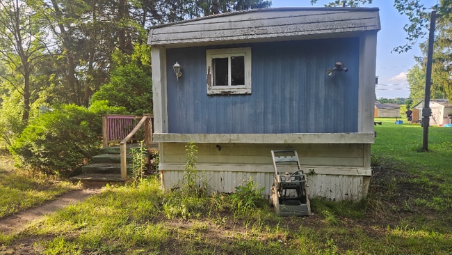 property at 1404 Rumbaugh Ln