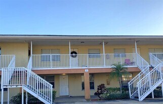 117 N Evergreen Ave in Clearwater, FL - Building Photo