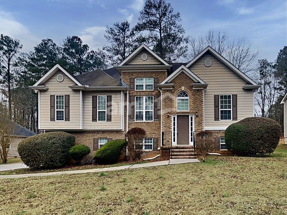 6556 Martins Creek Dr in Mableton, GA - Foto de edificio