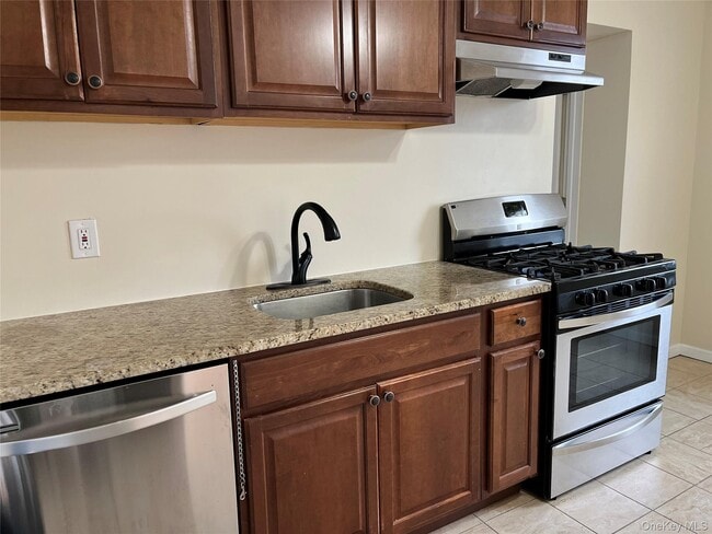 400 Jericho Tpke in Hempstead, NY - Building Photo - Building Photo