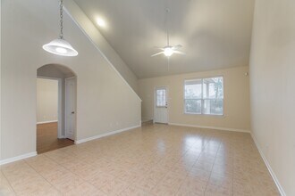 78 E Heritage Mill Cir in Tomball, TX - Building Photo - Building Photo