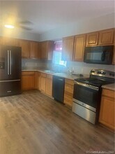 10 Elro St in Manchester, CT - Building Photo - Building Photo