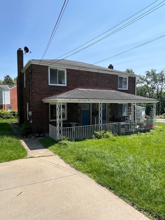 property at 1004 Woodbine St