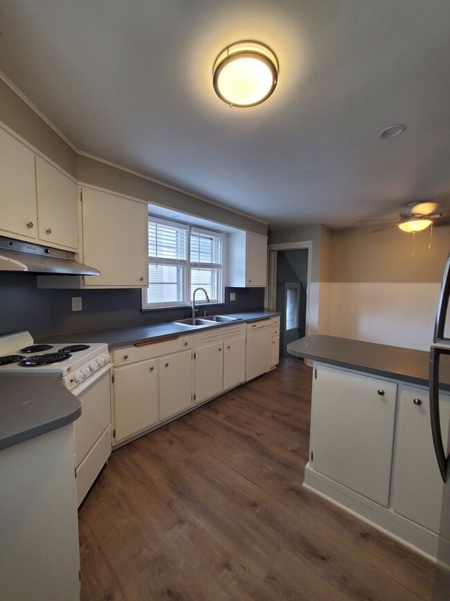 4690 Buckeye Rd in Emmaus, PA - Building Photo - Building Photo