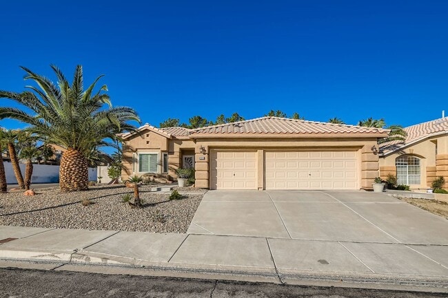 8985 McLeod Dr in Henderson, NV - Building Photo - Building Photo
