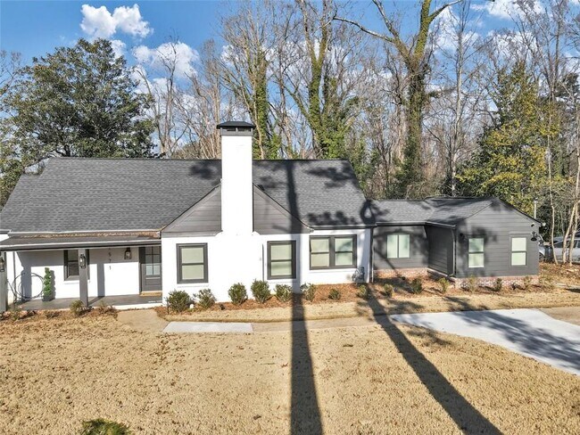 1571 Blvd Lorraine SW in Atlanta, GA - Building Photo - Building Photo