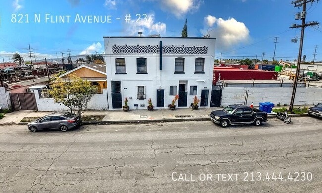 property at 821 N Flint Ave