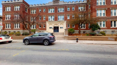 16 Glenville Ave, Unit B6 in Boston, MA - Building Photo - Building Photo