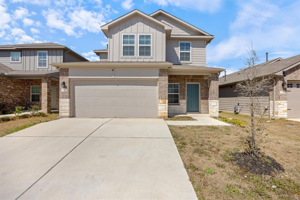 226 Granary Dr in Uhland, TX - Building Photo