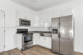 402 NW 12th Ave in Miami, FL - Building Photo - Building Photo