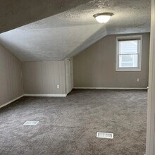 4304 E 164th St in Cleveland, OH - Foto de edificio - Building Photo