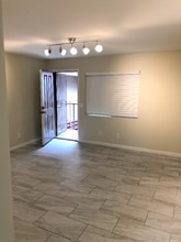 17 E Ruth Ave, Unit 302 in Phoenix, AZ - Building Photo - Building Photo