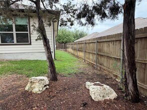 206 Fairway Cir in Leander, TX - Foto de edificio - Building Photo