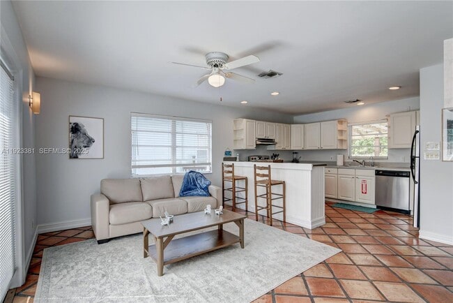 property at 515 SW 9th St