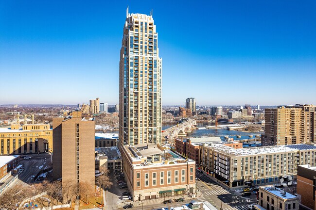 The Carlyle in Minneapolis, MN - Building Photo - Building Photo