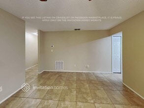 143 Hidden Lake Dr in Sanford, FL - Building Photo - Building Photo