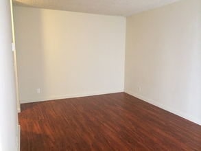 530 Veteran Ave, Unit Studio in Los Angeles, CA - Building Photo - Building Photo