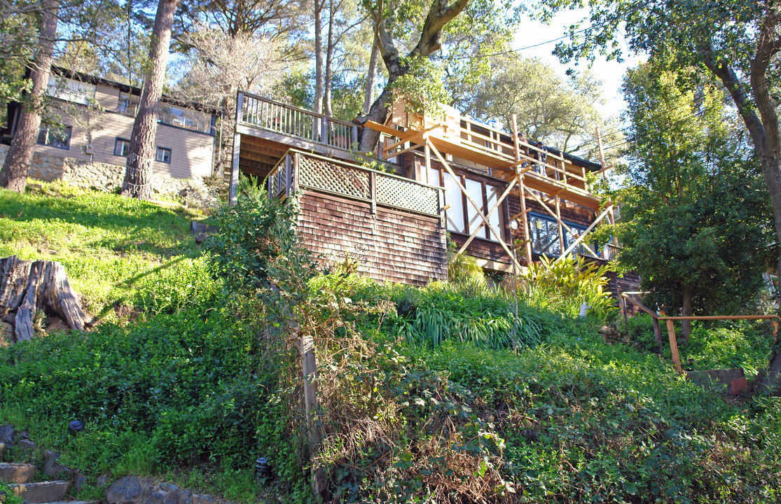 208 Lovell Ave in Mill Valley, CA - Foto de edificio