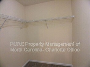 1867 Forest Side Ln in Charlotte, NC - Foto de edificio - Building Photo