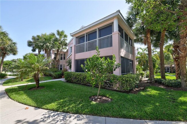 411 NE Plantation Rd in Stuart, FL - Foto de edificio - Building Photo