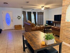 307 Hancock Ct in Laredo, TX - Building Photo - Building Photo