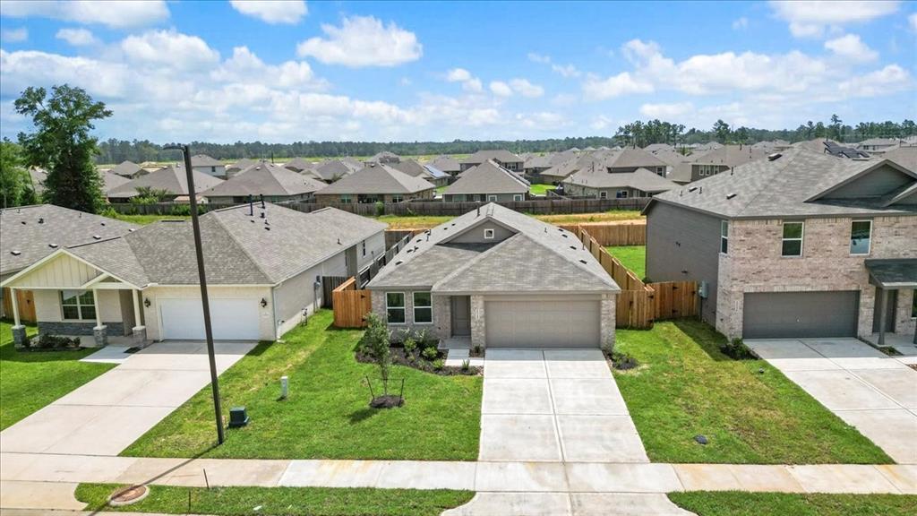 10248 Prairie Dunes Ln in Cleveland, TX - Building Photo