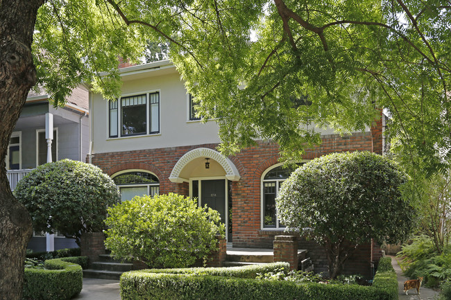 2714 H St in Sacramento, CA - Foto de edificio - Building Photo