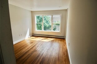 61-63 Jastram St, Unit 1 in Providence, RI - Building Photo